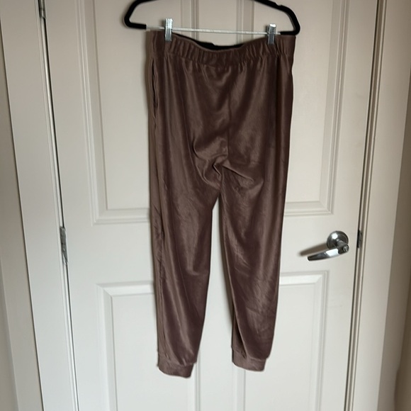 Beige corduroy jogger, Zella size medium - Picture 4 of 4